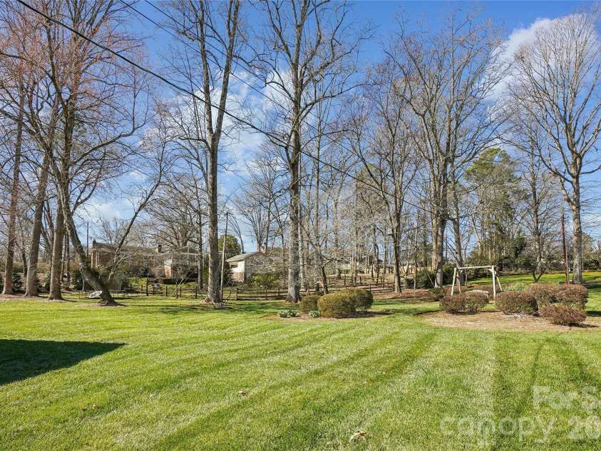 6610 Folger Drive, Charlotte, NC 28270.  MLS# CAR4350251, YatesRealty ID 9319. 
