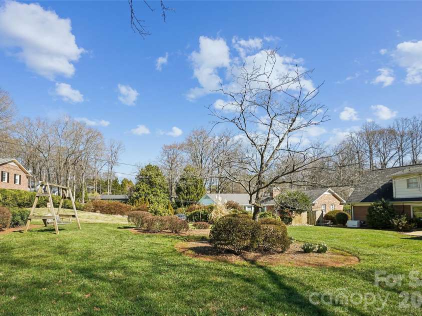 6610 Folger Drive, Charlotte, NC 28270.  MLS# CAR4350251, YatesRealty ID 9319. 