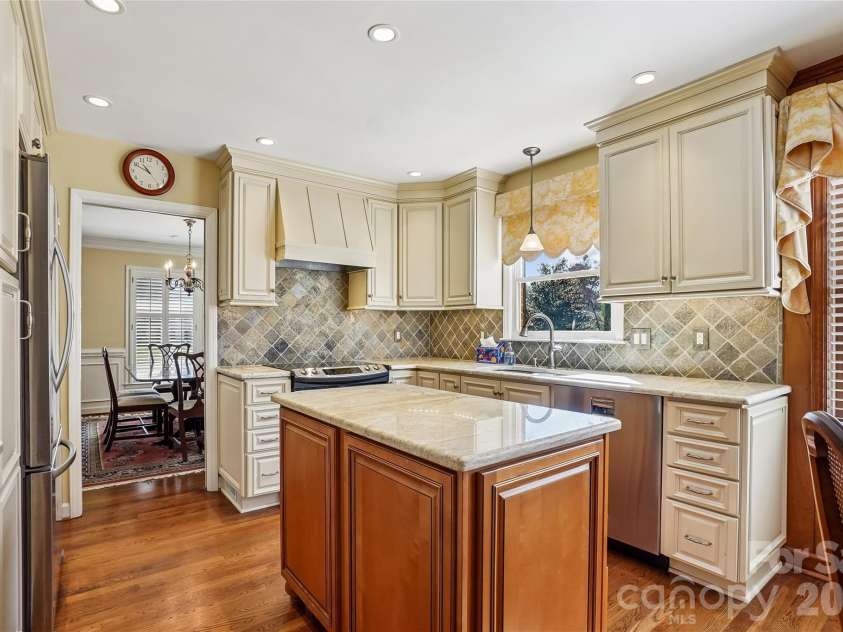 6610 Folger Drive, Charlotte, NC 28270.  MLS# CAR4350251, YatesRealty ID 9319. 