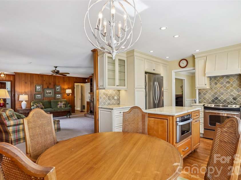 6610 Folger Drive, Charlotte, NC 28270.  MLS# CAR4350251, YatesRealty ID 9319. 