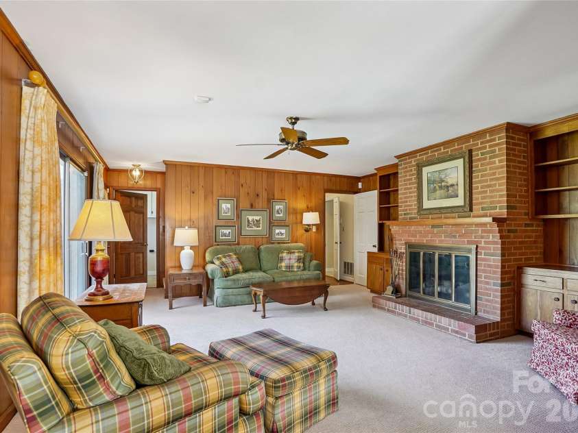 6610 Folger Drive, Charlotte, NC 28270.  MLS# CAR4350251, YatesRealty ID 9319. 