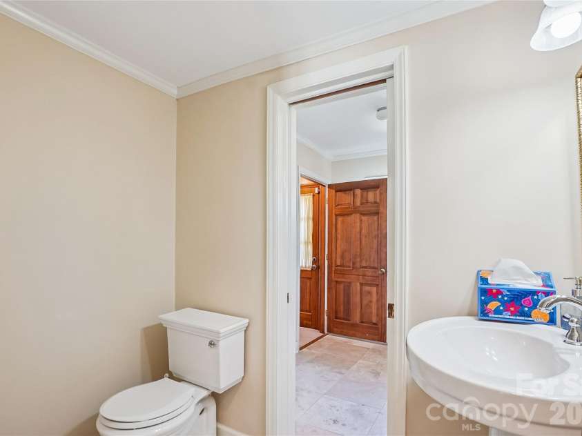 6610 Folger Drive, Charlotte, NC 28270.  MLS# CAR4350251, YatesRealty ID 9319. 