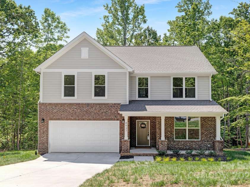 8937 Penstemons Drive, Charlotte, NC 28215.  MLS# CAR4244709, YatesRealty ID 9319. 