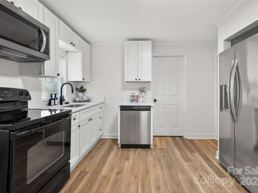 1001 Ransom Street, Gastonia, NC 28052.  MLS# CAR4329978, YatesRealty ID 932. 