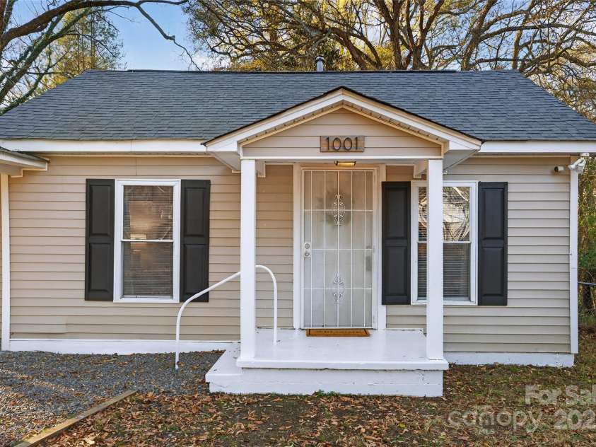 1001 Ransom Street, Gastonia, NC 28052.  MLS# CAR4329978, YatesRealty ID 932. 