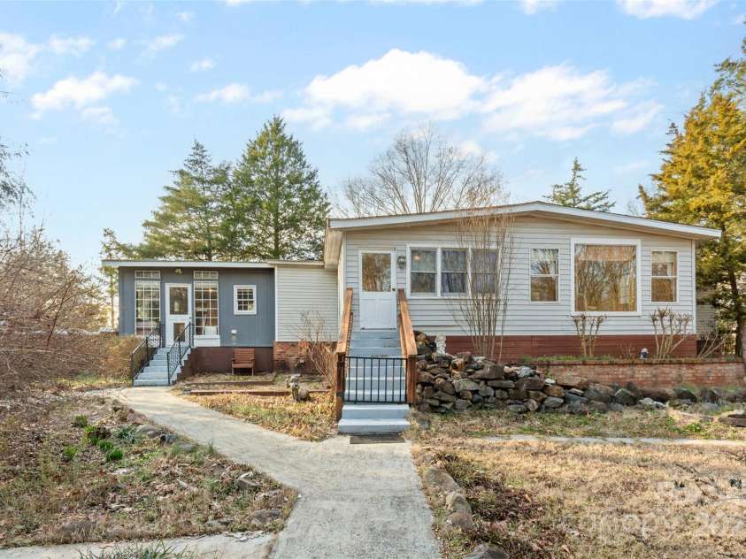 1517 Cuthbertson Road, Waxhaw, NC 28173.  MLS# CAR4217713, YatesRealty ID 932. 