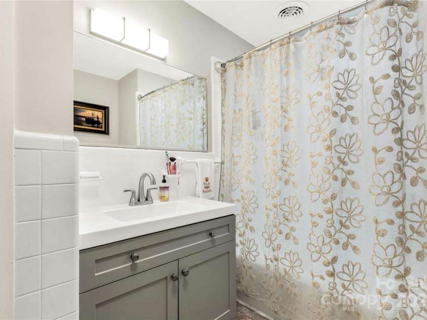 981 Sherwood Circle, Lancaster, SC 29720.  MLS# CAR4254129, YatesRealty ID 932. 