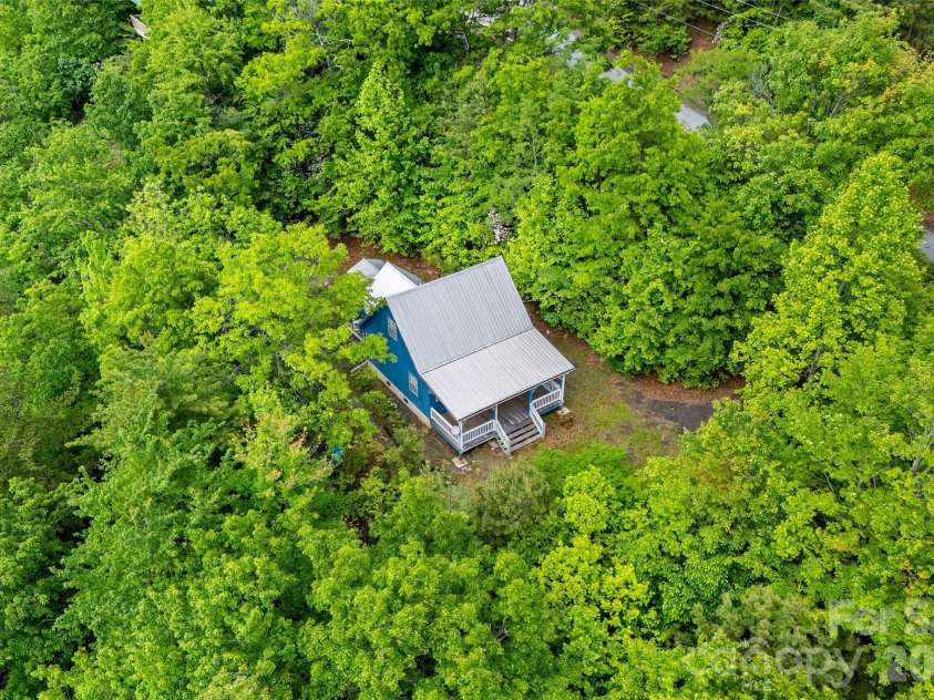 42 Parkway Drive, Marion, NC 28752.  MLS# CAR4260169, YatesRealty ID 9320. 