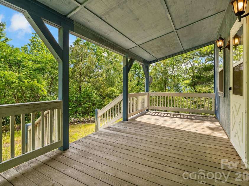 42 Parkway Drive, Marion, NC 28752.  MLS# CAR4260169, YatesRealty ID 9320. 