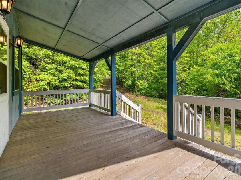 42 Parkway Drive, Marion, NC 28752.  MLS# CAR4260169, YatesRealty ID 9320. 