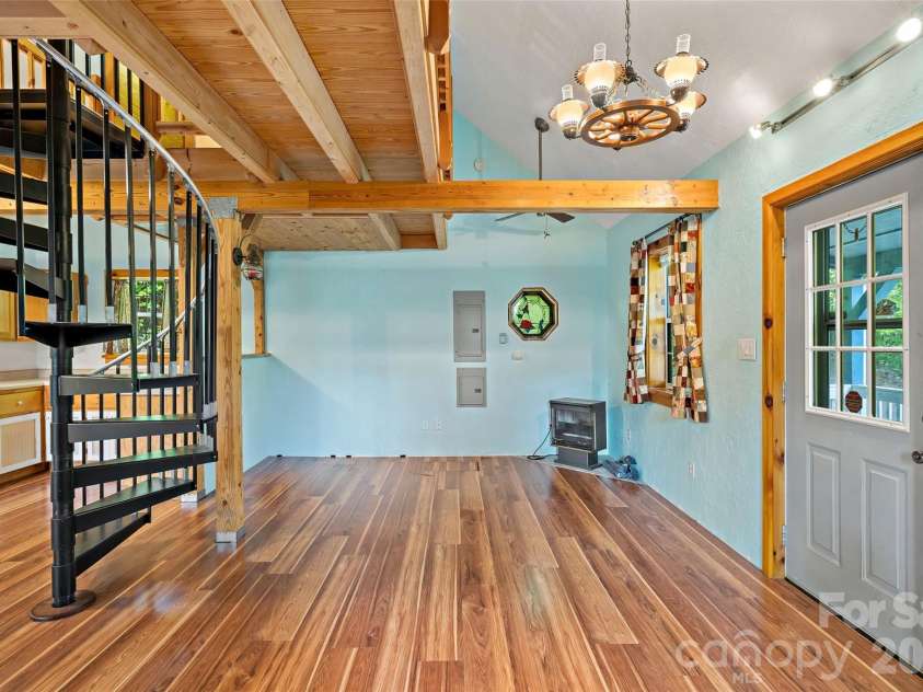42 Parkway Drive, Marion, NC 28752.  MLS# CAR4260169, YatesRealty ID 9320. 