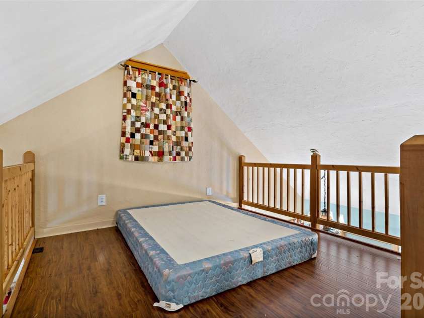 42 Parkway Drive, Marion, NC 28752.  MLS# CAR4260169, YatesRealty ID 9320. 