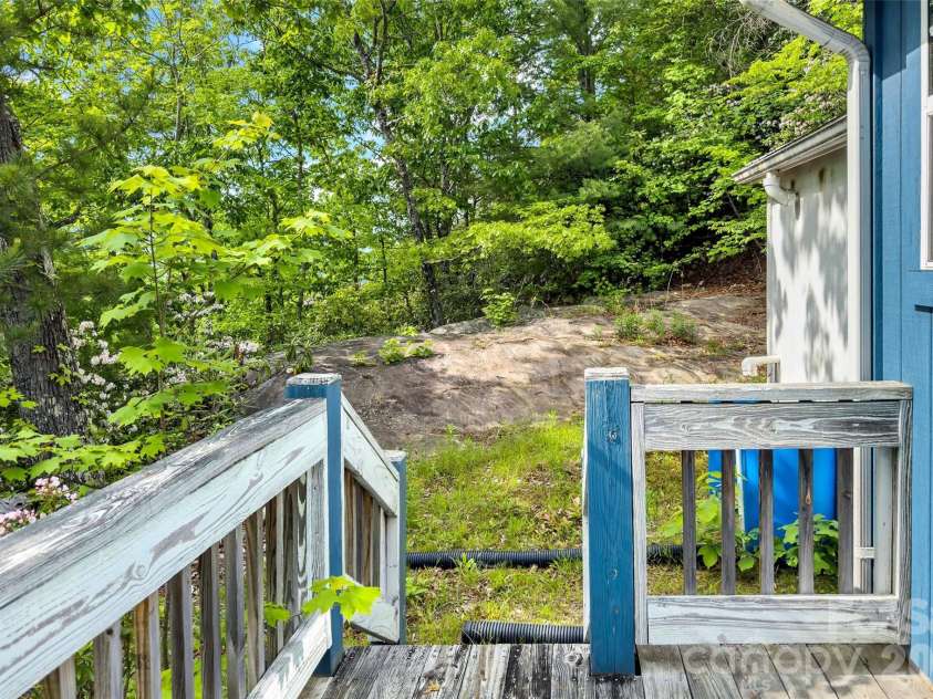 42 Parkway Drive, Marion, NC 28752.  MLS# CAR4260169, YatesRealty ID 9320. 