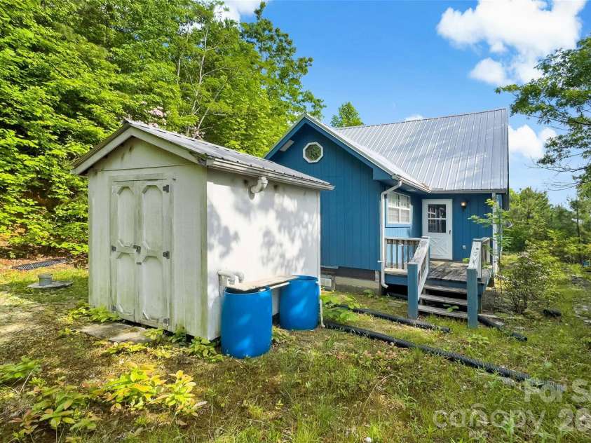 42 Parkway Drive, Marion, NC 28752.  MLS# CAR4260169, YatesRealty ID 9320. 