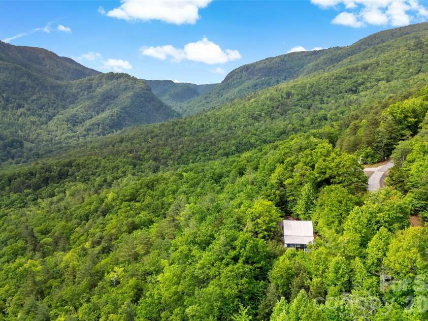 42 Parkway Drive, Marion, NC 28752.  MLS# CAR4260169, YatesRealty ID 9320. 