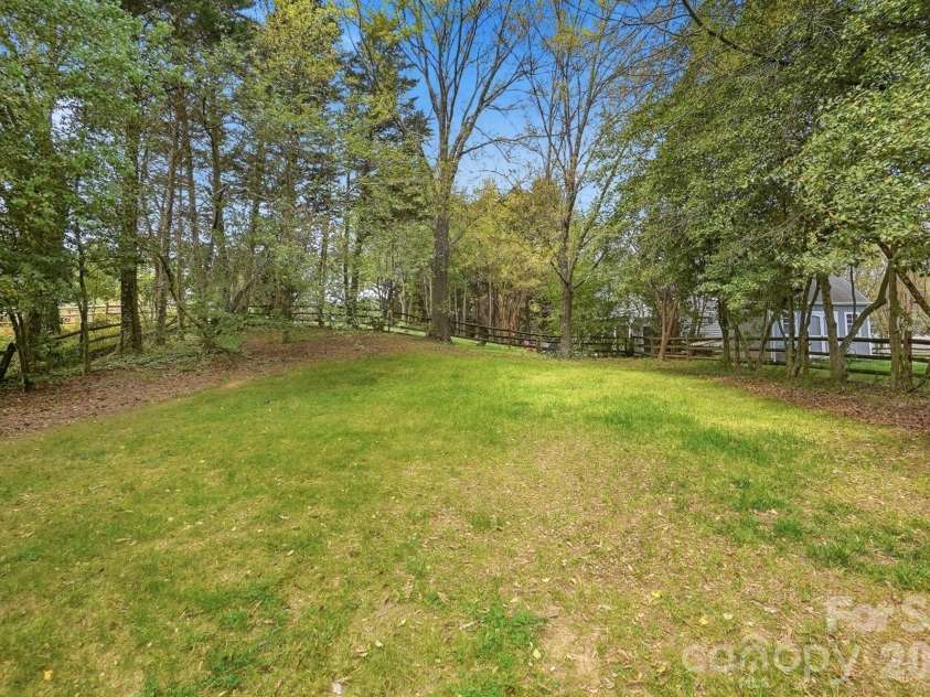 8912 Danson Drive, Charlotte, NC 28277.  MLS# CAR4364378, YatesRealty ID 9321. 