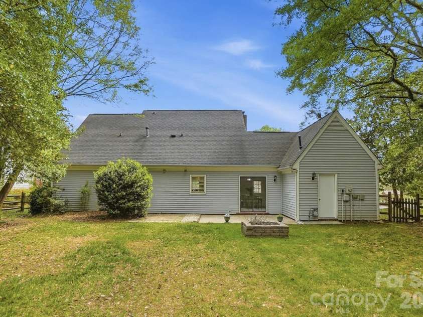 8912 Danson Drive, Charlotte, NC 28277.  MLS# CAR4364378, YatesRealty ID 9321. 