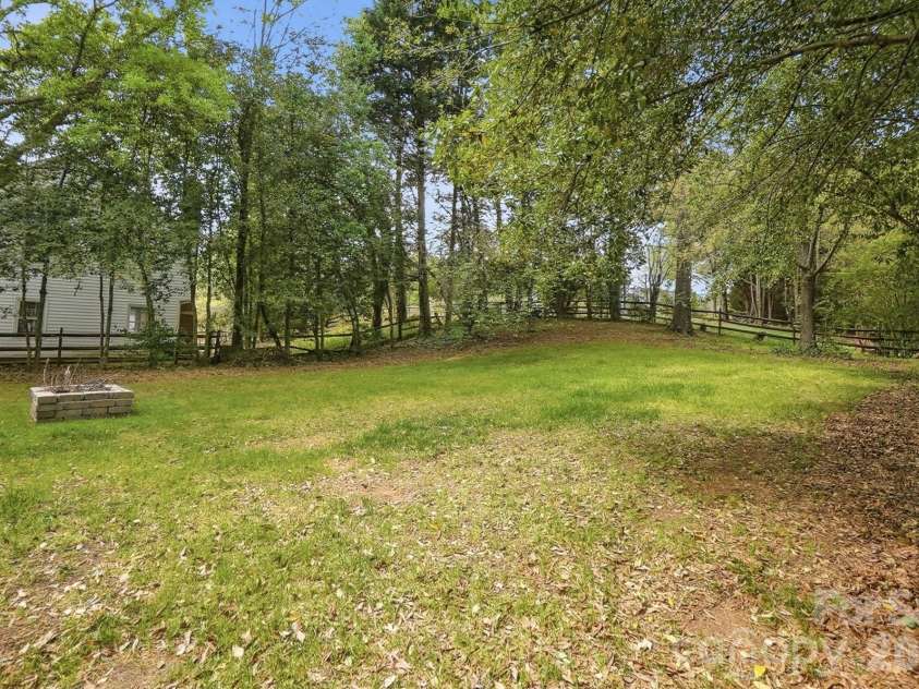 8912 Danson Drive, Charlotte, NC 28277.  MLS# CAR4364378, YatesRealty ID 9321. 