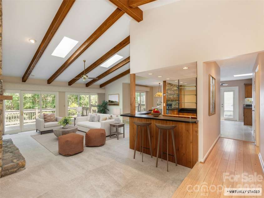 504 Crooked Creek Road, Hendersonville, NC 28739.  MLS# CAR4366869, YatesRealty ID 9322. 