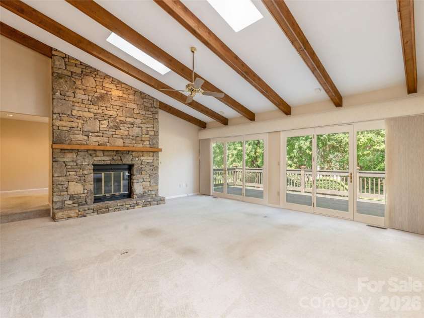 504 Crooked Creek Road, Hendersonville, NC 28739.  MLS# CAR4366869, YatesRealty ID 9322. 