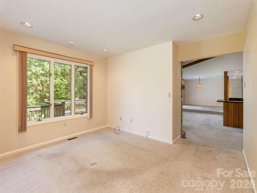 504 Crooked Creek Road, Hendersonville, NC 28739.  MLS# CAR4366869, YatesRealty ID 9322. 