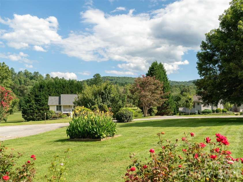 504 Crooked Creek Road, Hendersonville, NC 28739.  MLS# CAR4366869, YatesRealty ID 9322. 