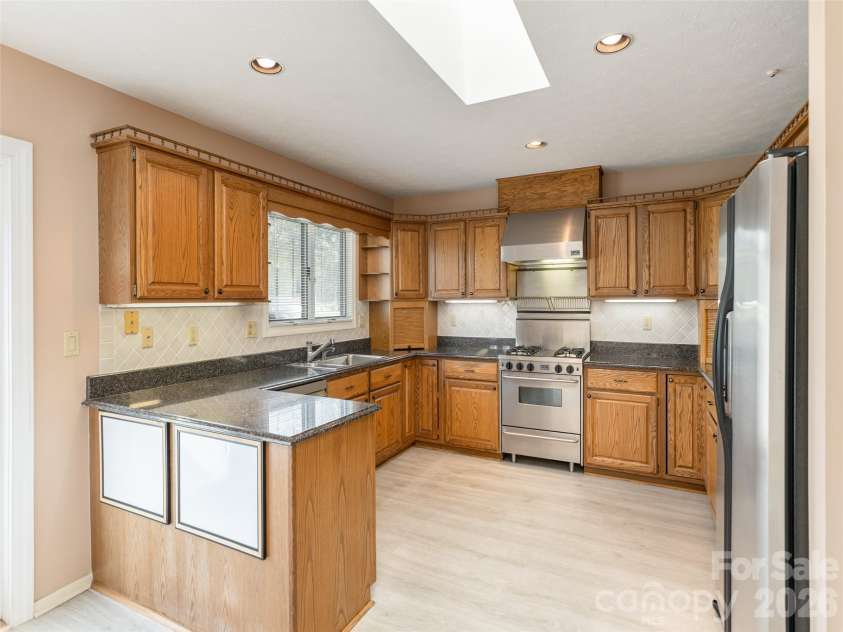 504 Crooked Creek Road, Hendersonville, NC 28739.  MLS# CAR4366869, YatesRealty ID 9322. 
