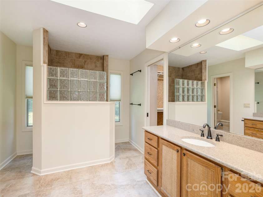 504 Crooked Creek Road, Hendersonville, NC 28739.  MLS# CAR4366869, YatesRealty ID 9322. 