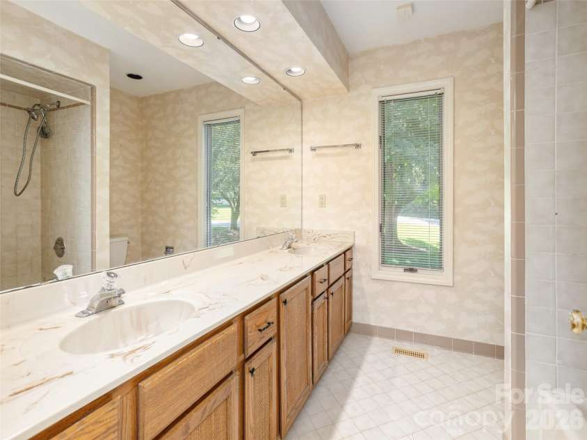 504 Crooked Creek Road, Hendersonville, NC 28739.  MLS# CAR4366869, YatesRealty ID 9322. 