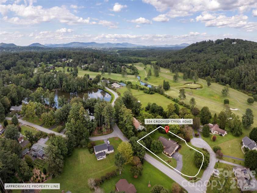 504 Crooked Creek Road, Hendersonville, NC 28739.  MLS# CAR4366869, YatesRealty ID 9322. 