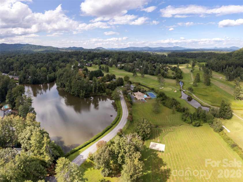 504 Crooked Creek Road, Hendersonville, NC 28739.  MLS# CAR4366869, YatesRealty ID 9322. 