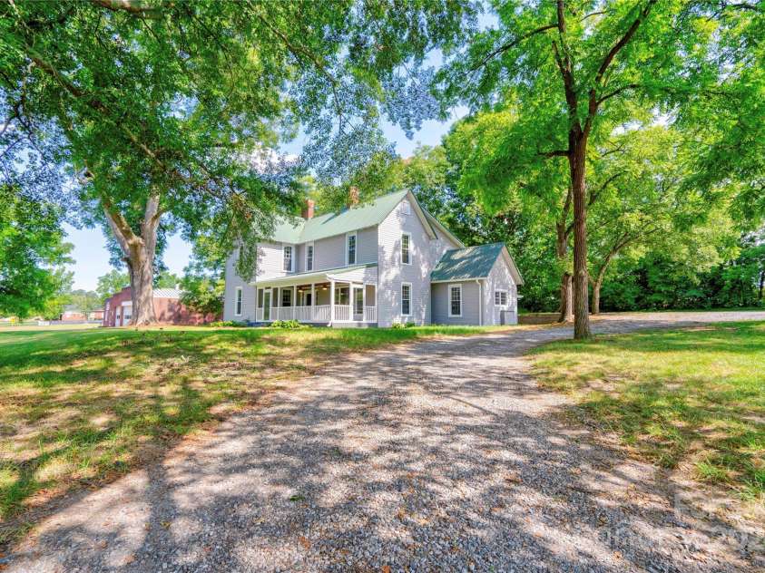 824 Stagecoach Trail, Lawndale, NC 28090.  MLS# CAR4157465, YatesRealty ID 9322. Driveway