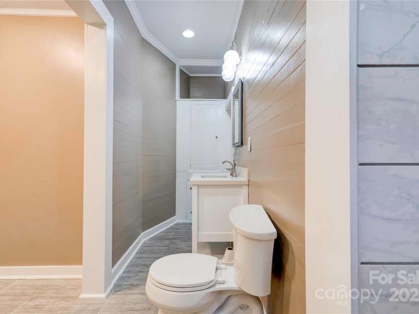 824 Stagecoach Trail, Lawndale, NC 28090.  MLS# CAR4157465, YatesRealty ID 9322. Primary Bath