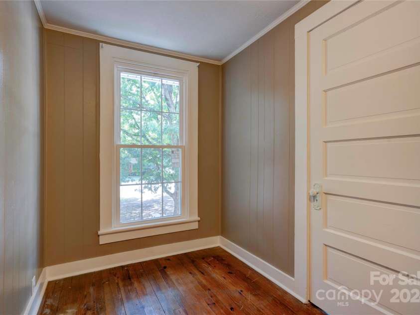 824 Stagecoach Trail, Lawndale, NC 28090.  MLS# CAR4157465, YatesRealty ID 9322. Upstairs Hallway
