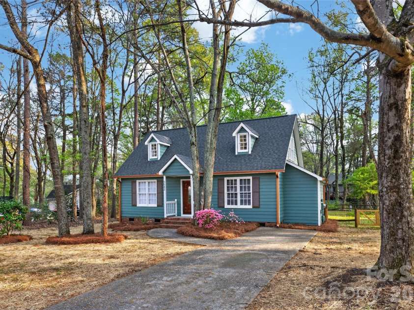 6543 Montezuma Trail, Charlotte, NC 28227.  MLS# CAR4364022, YatesRealty ID 9323. 