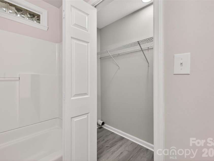 6543 Montezuma Trail, Charlotte, NC 28227.  MLS# CAR4364022, YatesRealty ID 9323. 