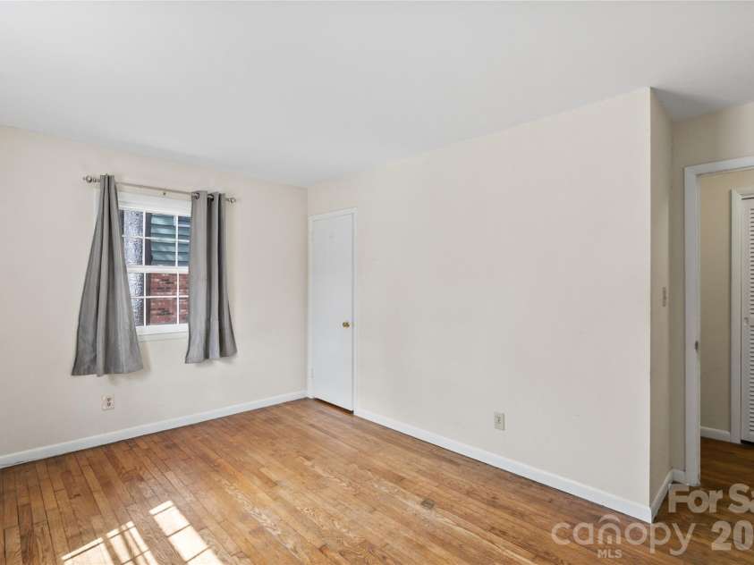 1 Clearbrook Road, Asheville, NC 28805.  MLS# CAR4355124, YatesRealty ID 9325. Bedroom 3