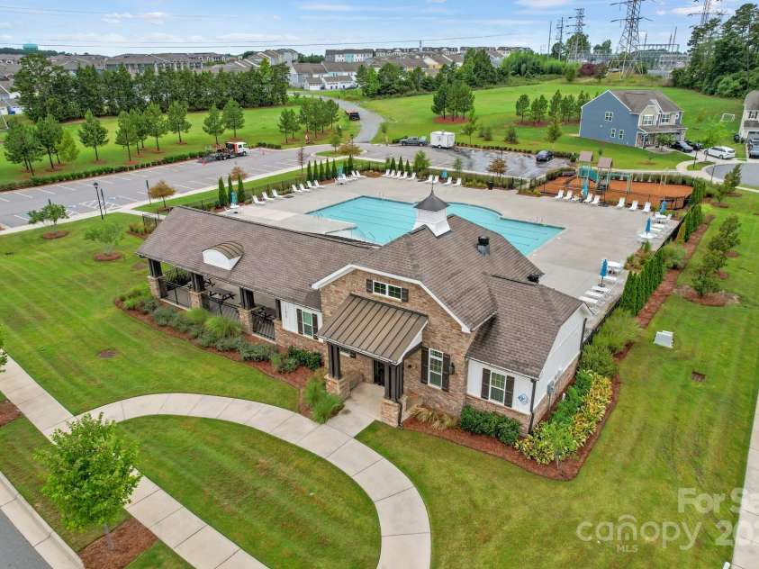 13756 Roderick Drive, Huntersville, NC 28078.  MLS# CAR4243013, YatesRealty ID 9325. 