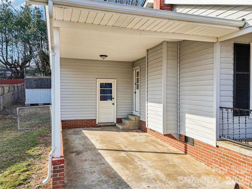 23 Starmount Drive, Asheville, NC 28806.  MLS# CAR4351284, YatesRealty ID 9327. 