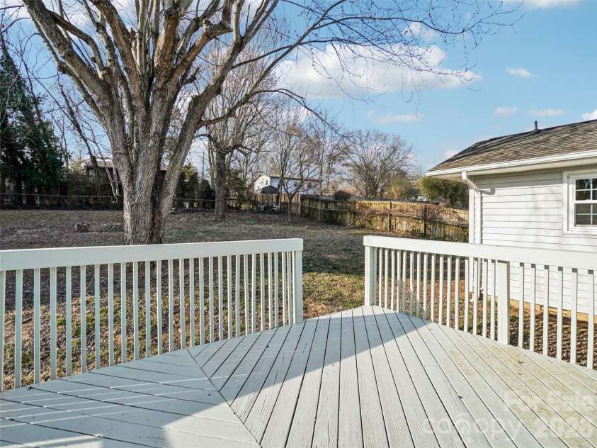23 Starmount Drive, Asheville, NC 28806.  MLS# CAR4351284, YatesRealty ID 9327. 
