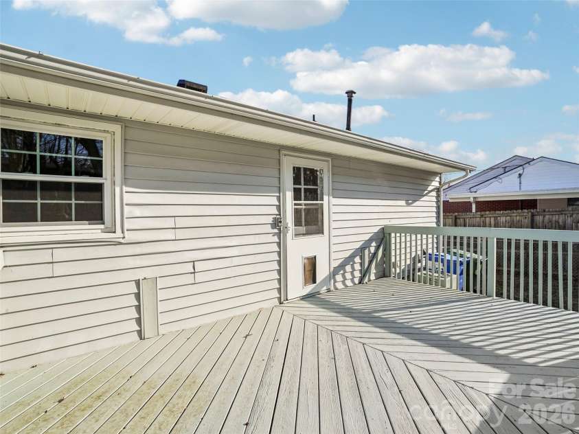 23 Starmount Drive, Asheville, NC 28806.  MLS# CAR4351284, YatesRealty ID 9327. 