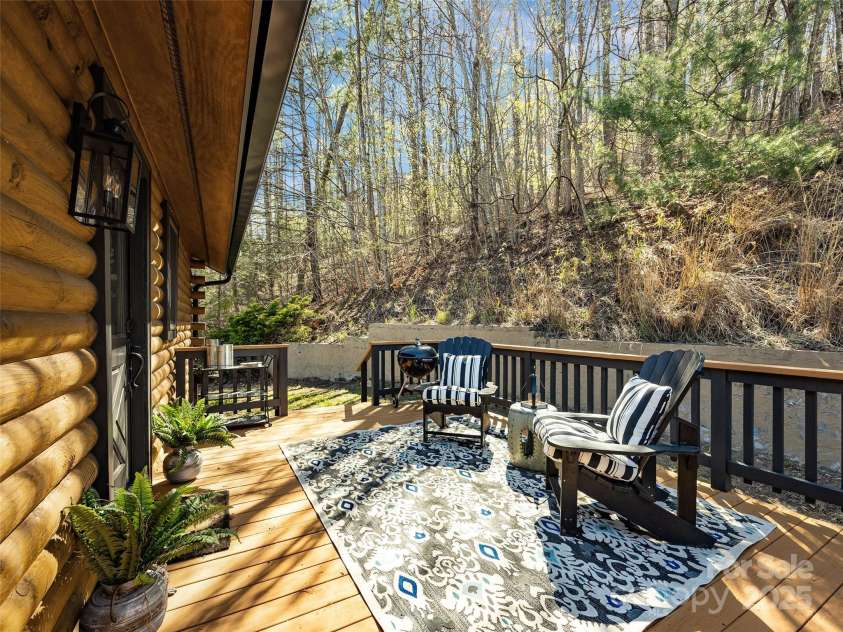 357 Rosewood Lane, Burnsville, NC 28714.  MLS# CAR4248403, YatesRealty ID 9328. 