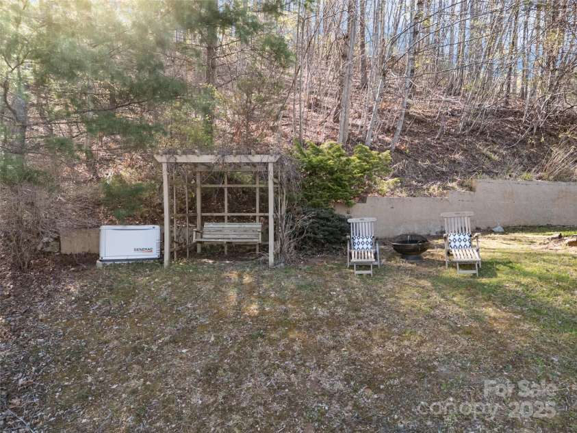 357 Rosewood Lane, Burnsville, NC 28714.  MLS# CAR4248403, YatesRealty ID 9328. 