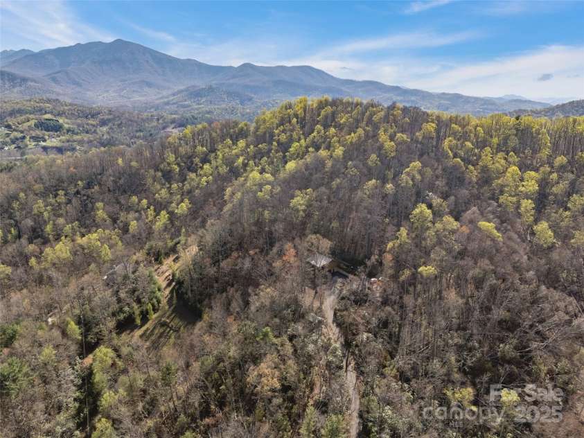 357 Rosewood Lane, Burnsville, NC 28714.  MLS# CAR4248403, YatesRealty ID 9328. 