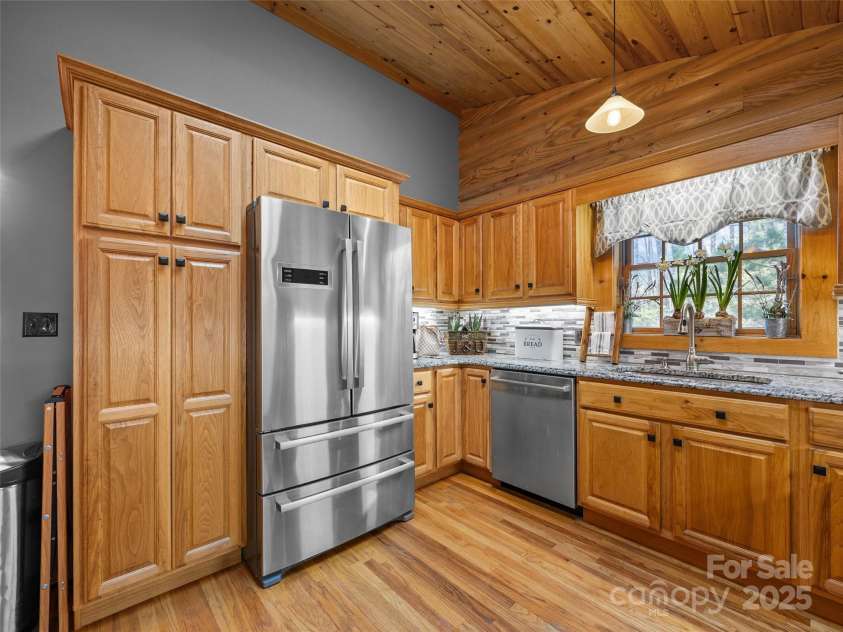 357 Rosewood Lane, Burnsville, NC 28714.  MLS# CAR4248403, YatesRealty ID 9328. 