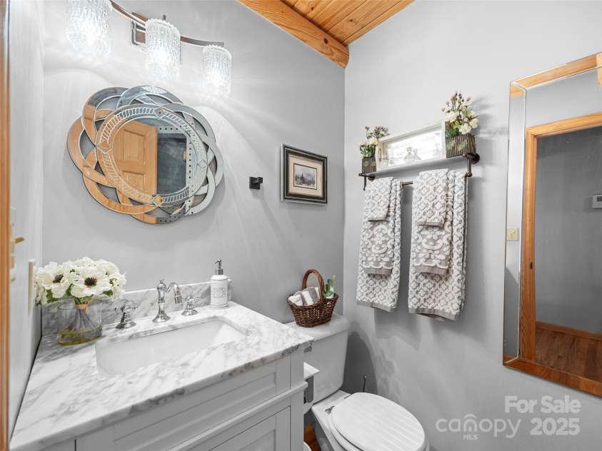 357 Rosewood Lane, Burnsville, NC 28714.  MLS# CAR4248403, YatesRealty ID 9328. 