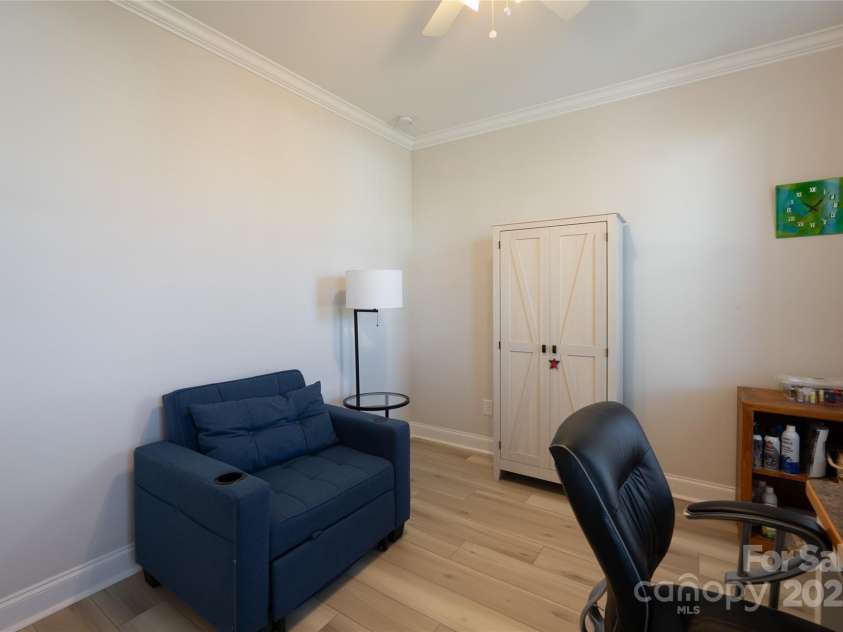 6140 Pier Drive, Denver, NC 28037.  MLS# CAR4208215, YatesRealty ID 9329. 