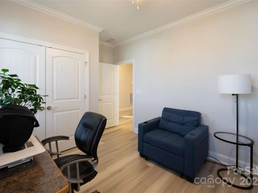 6140 Pier Drive, Denver, NC 28037.  MLS# CAR4208215, YatesRealty ID 9329. 