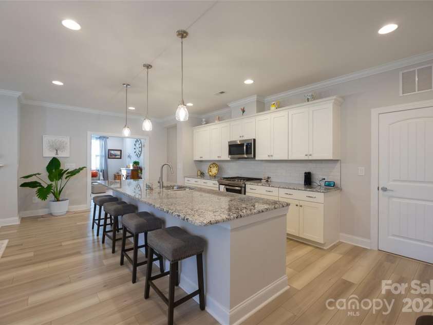 6140 Pier Drive, Denver, NC 28037.  MLS# CAR4208215, YatesRealty ID 9329. 