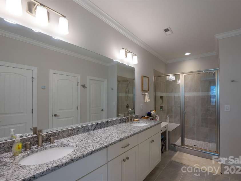 6140 Pier Drive, Denver, NC 28037.  MLS# CAR4208215, YatesRealty ID 9329. 